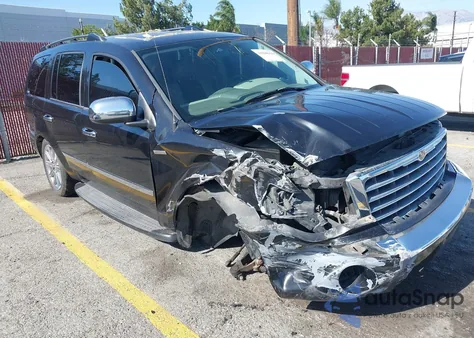 2008 Chrysler Aspen Limited z USA, uszkodzony, nr VIN 1A8HX58238F132236